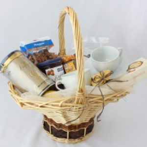 Чайная корзина с медом и миндалем в Белоозёрском