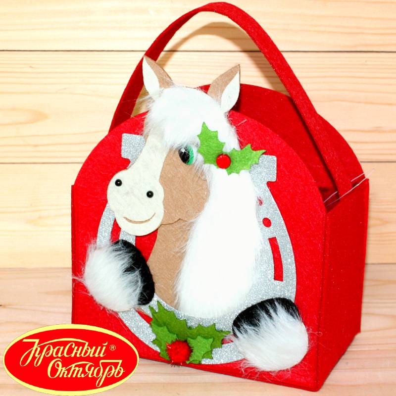 Подарок с конфетами от фабрики Красный Октябрь в Белоозёрском